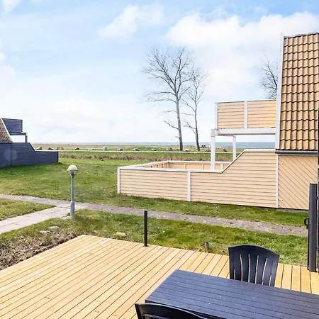 Lush Seaside Escape In Gedser *