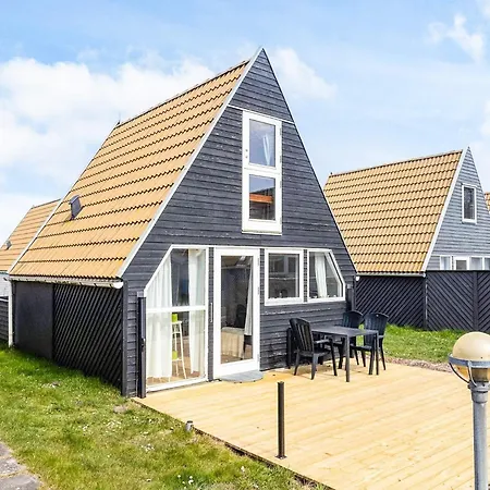 Lush Seaside Escape In Gedser Ferienhaus Gedser