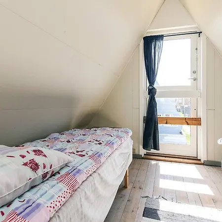 Lush Seaside Escape In Gedser Ferienhaus